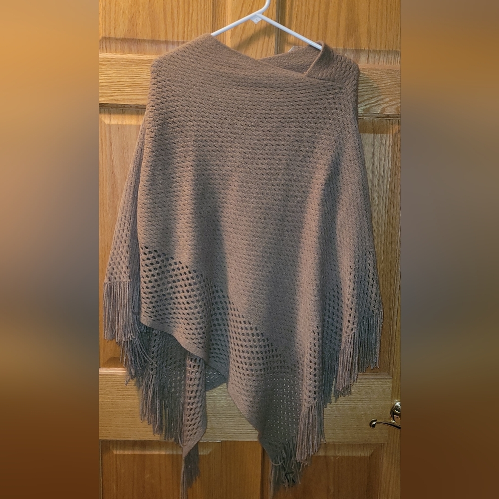NWOT Michael Kors ponch Tan Beige Fringe LARGE WOMENS NICE